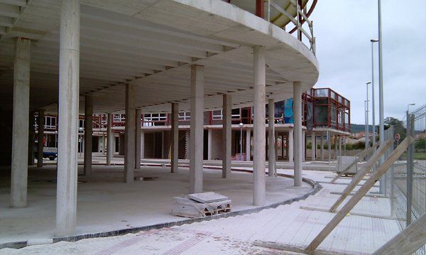 Oficinas, locales y garajes en Revilla de Camargo IV