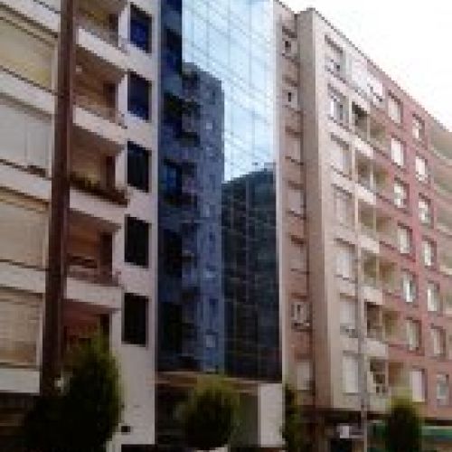 Vivienda colectiva y local comercial en Maliaño II