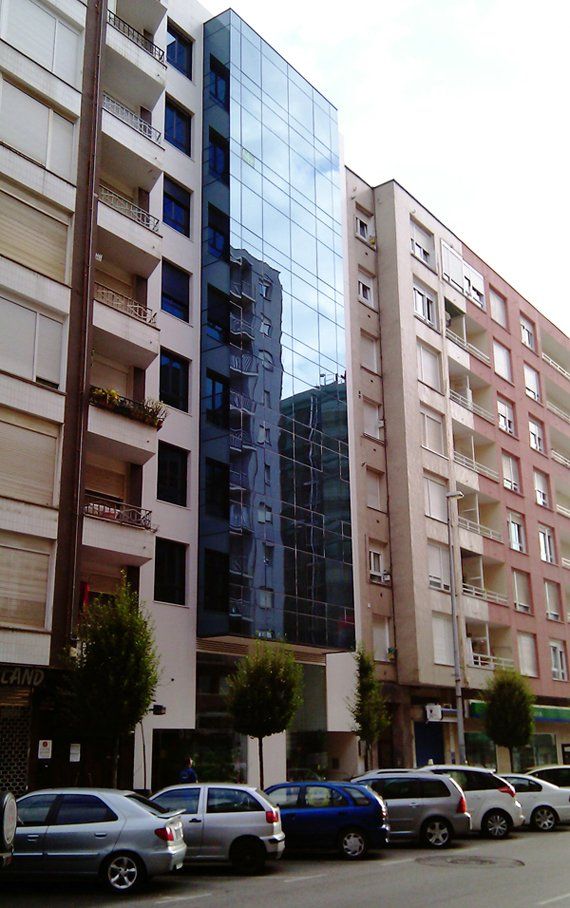 Vivienda colectiva y local comercial en Maliaño II